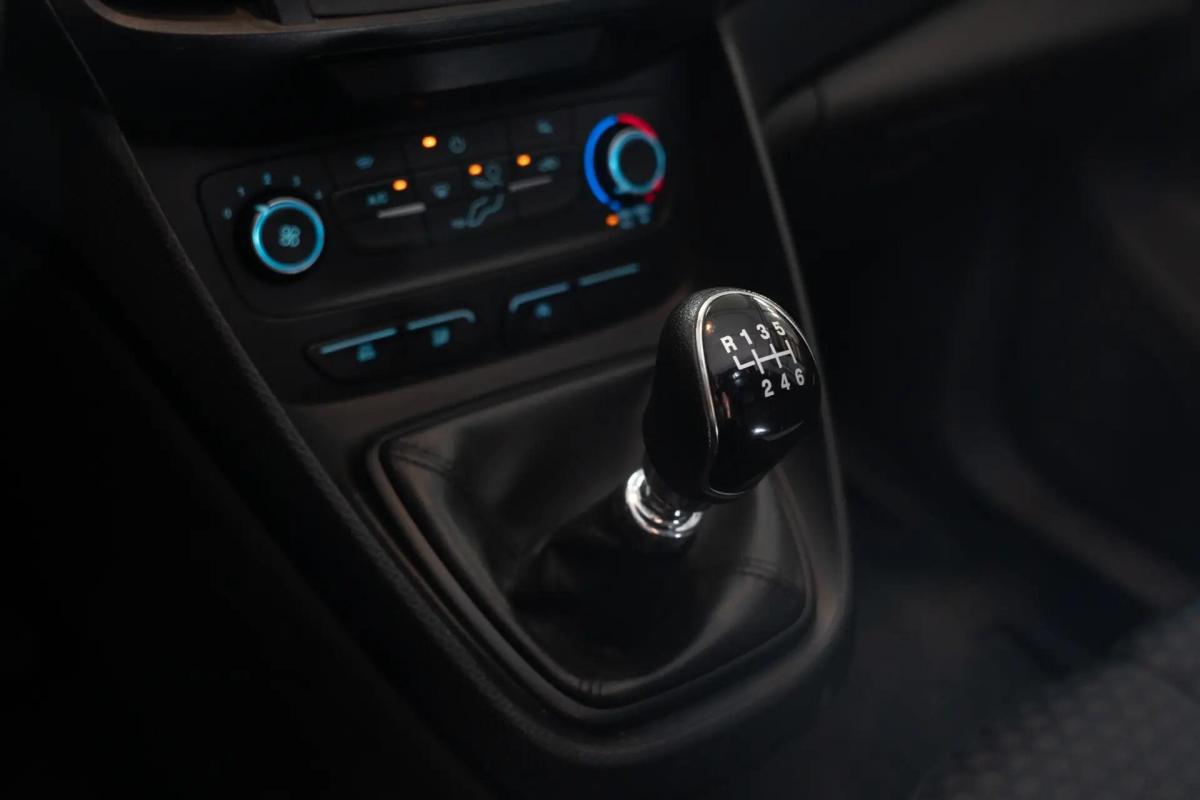 ford-transit-connect-2023-diesel-1499cc