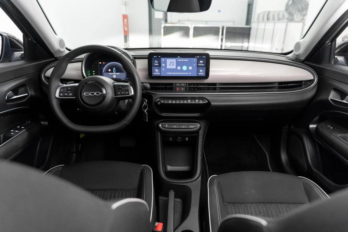 fiat-600-2025-gasolina-1199cc