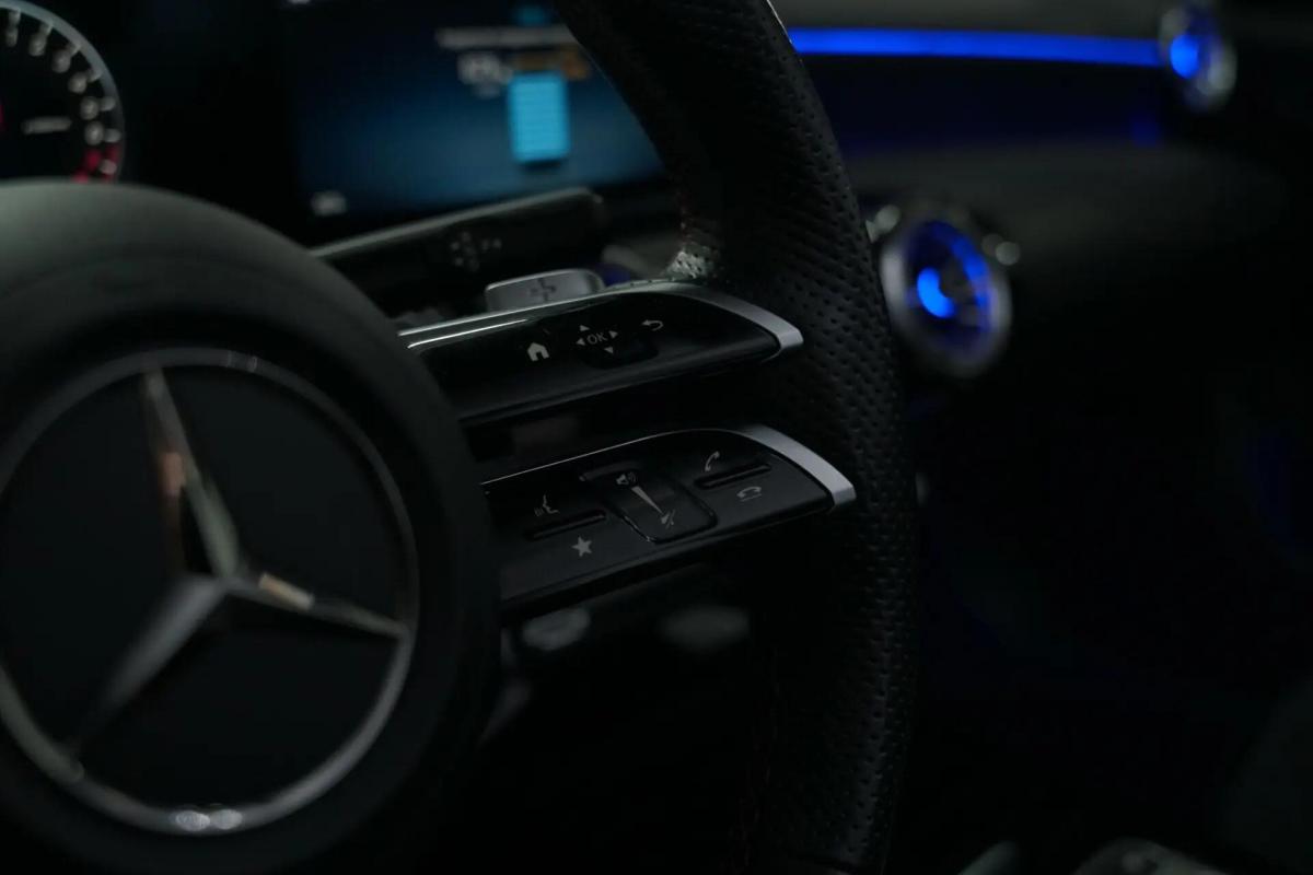 mercedes-benz-classe-a-2024-hibrido-a-gasolina-1332cc