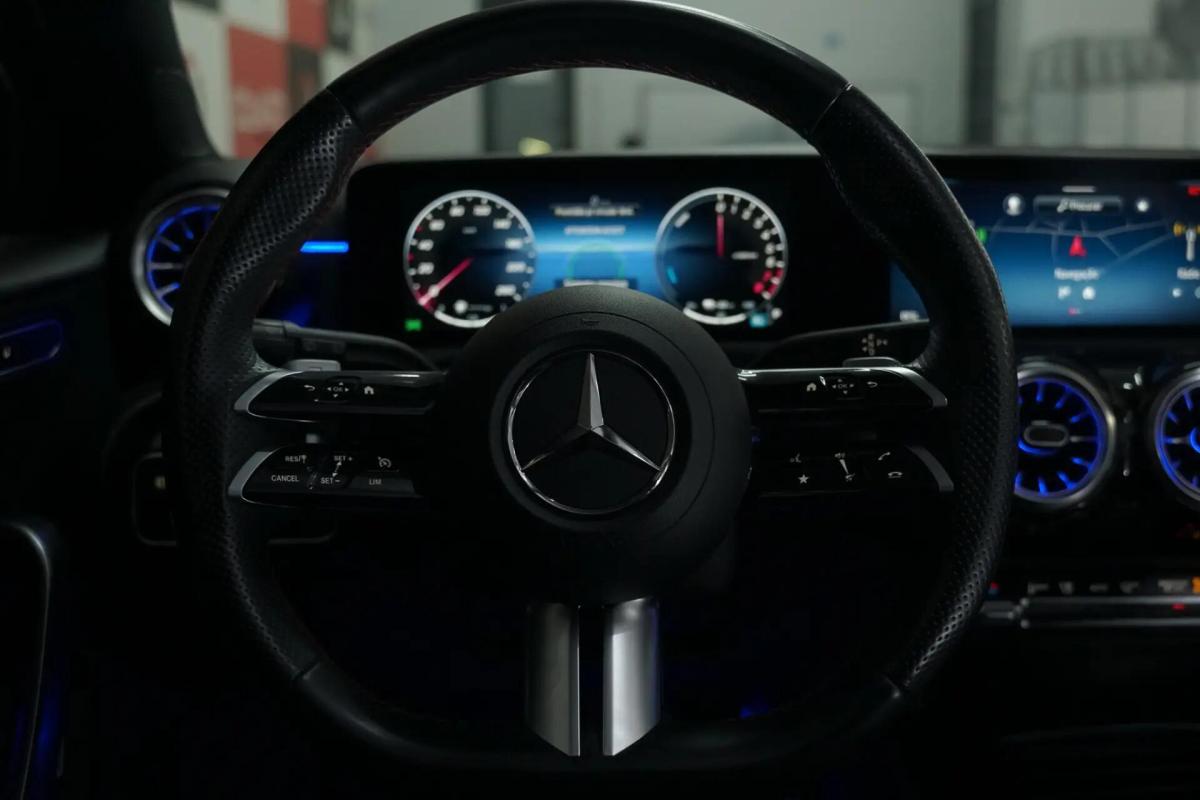 mercedes-benz-classe-a-2024-hibrido-a-gasolina-1332cc