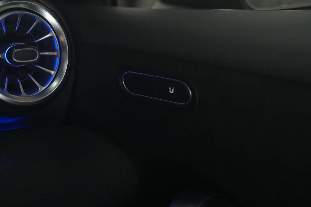 mercedes-benz-classe-a-2024-hibrido-a-gasolina-1332cc