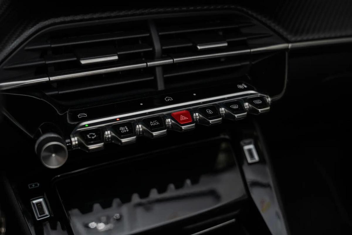 peugeot-208-2024-gasolina-1199cc