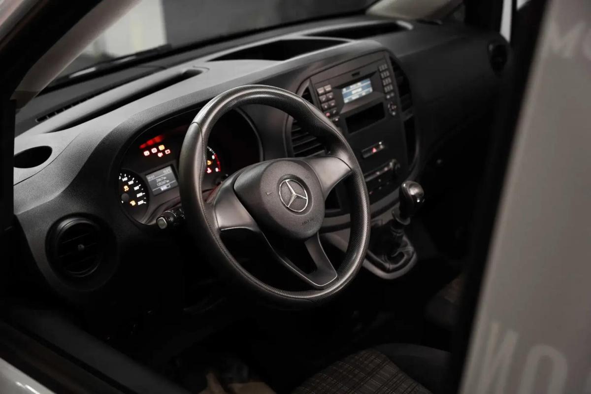 mercedes-benz-vito-tourer-2021-diesel-1749cc