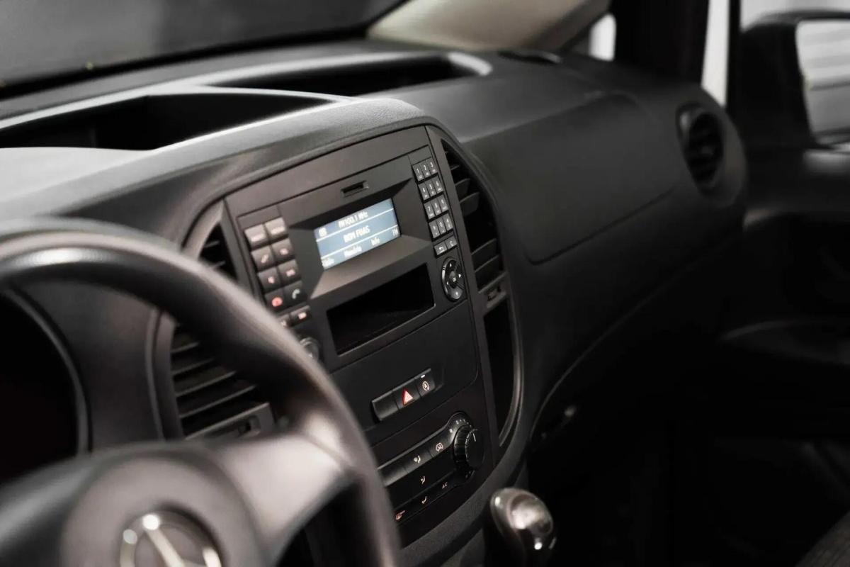 mercedes-benz-vito-tourer-2021-diesel-1749cc