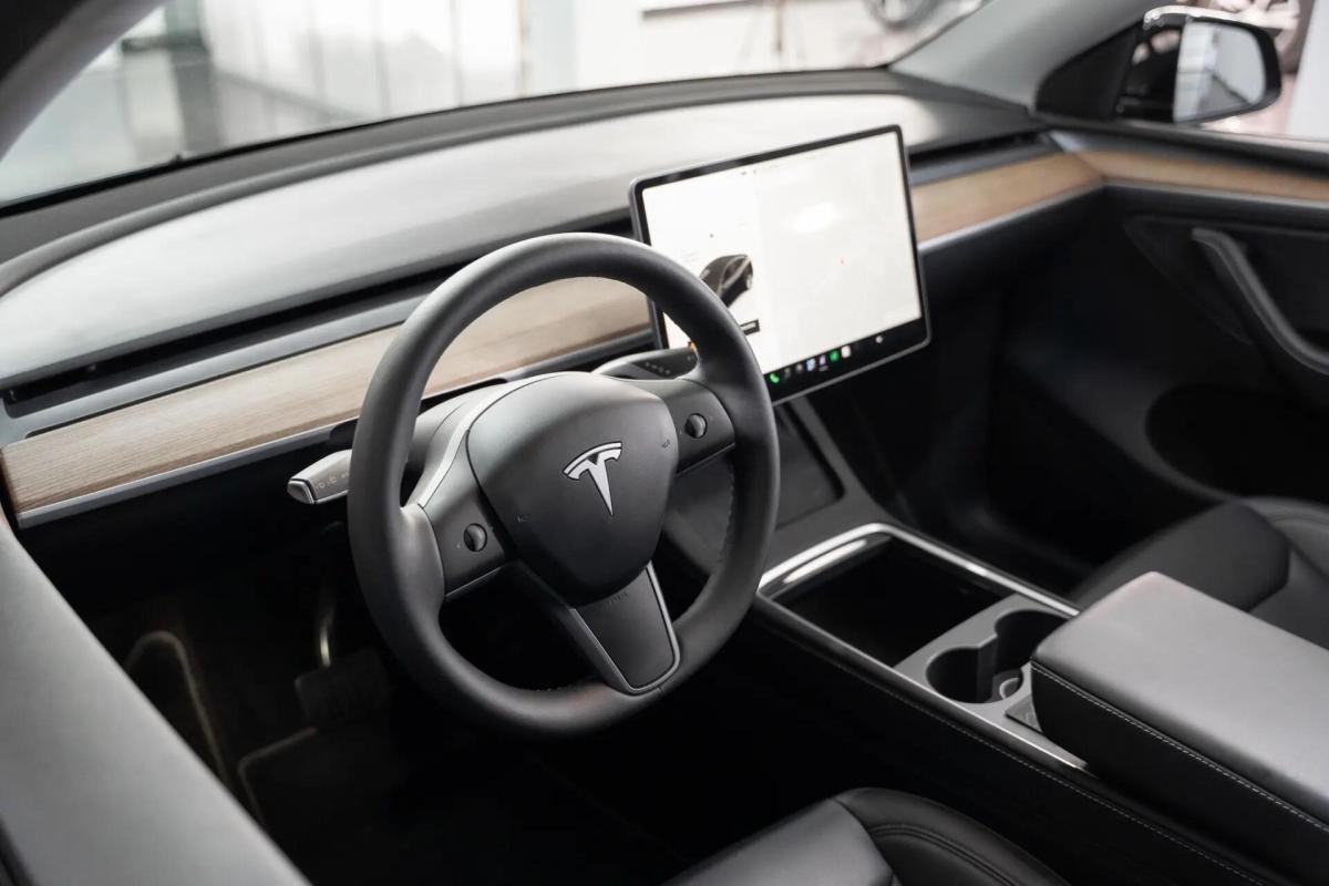 tesla-model-y-2023-eletrico-0cc