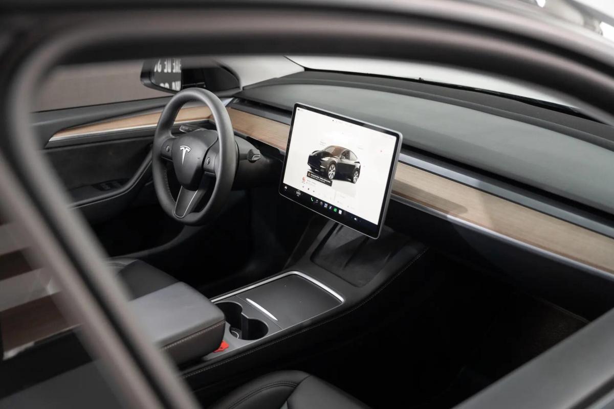 tesla-model-y-2023-eletrico-0cc
