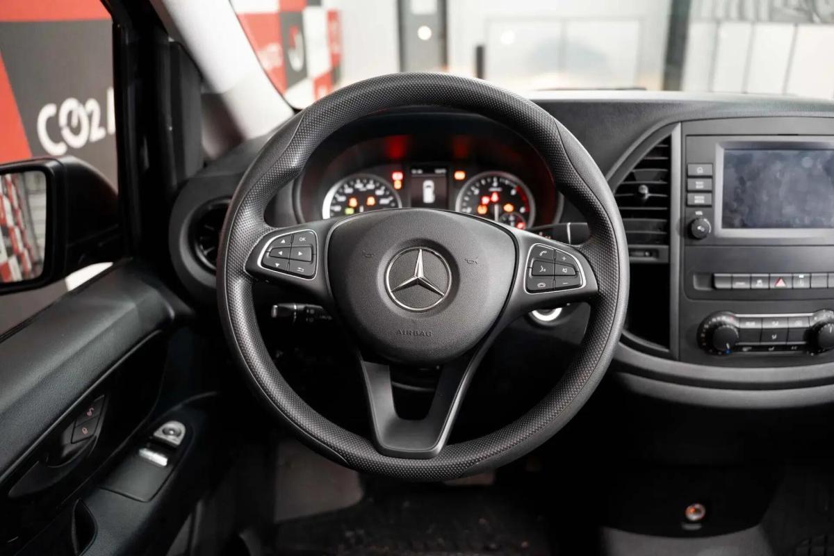 mercedes-benz-vito-tourer-2023-diesel-1950cc