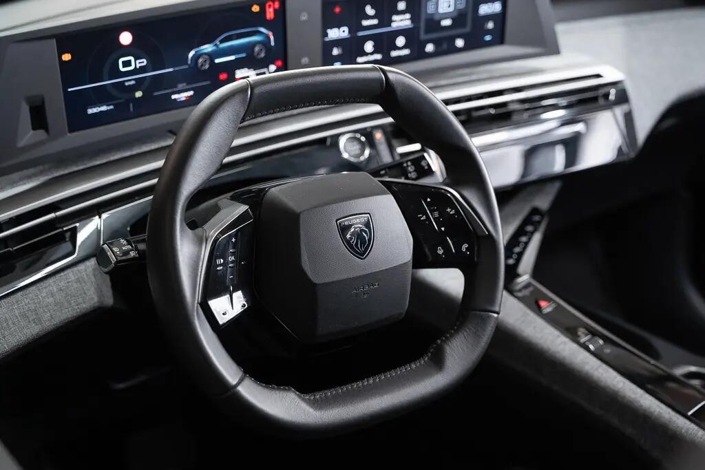 peugeot-5008-2025-gasolina-1199cc