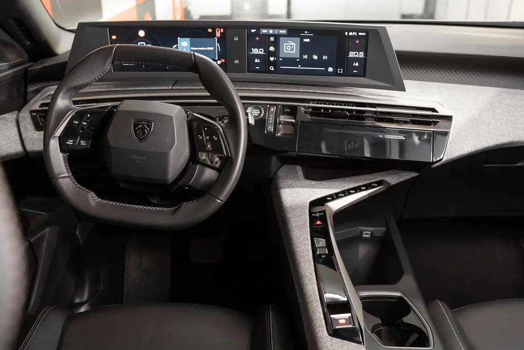 peugeot-5008-2025-gasolina-1199cc