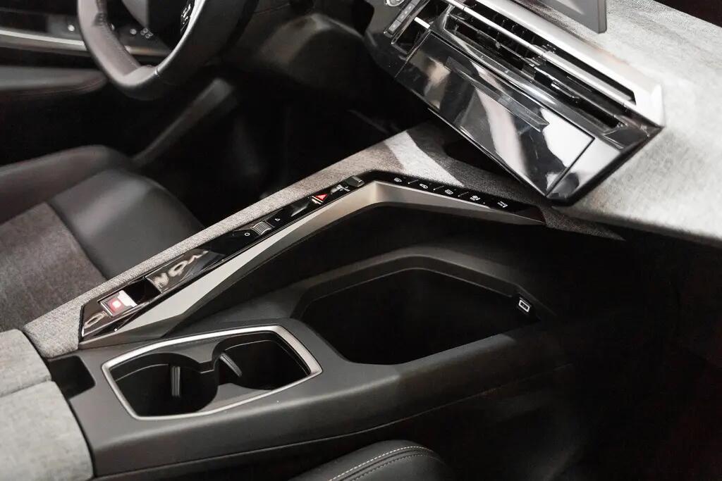 peugeot-5008-2025-gasolina-1199cc