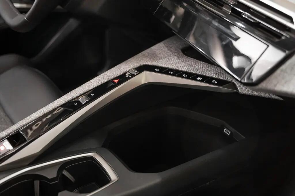peugeot-5008-2025-gasolina-1199cc