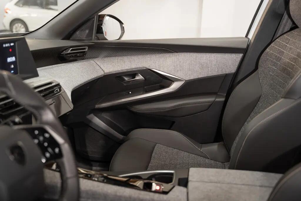 peugeot-5008-2025-gasolina-1199cc