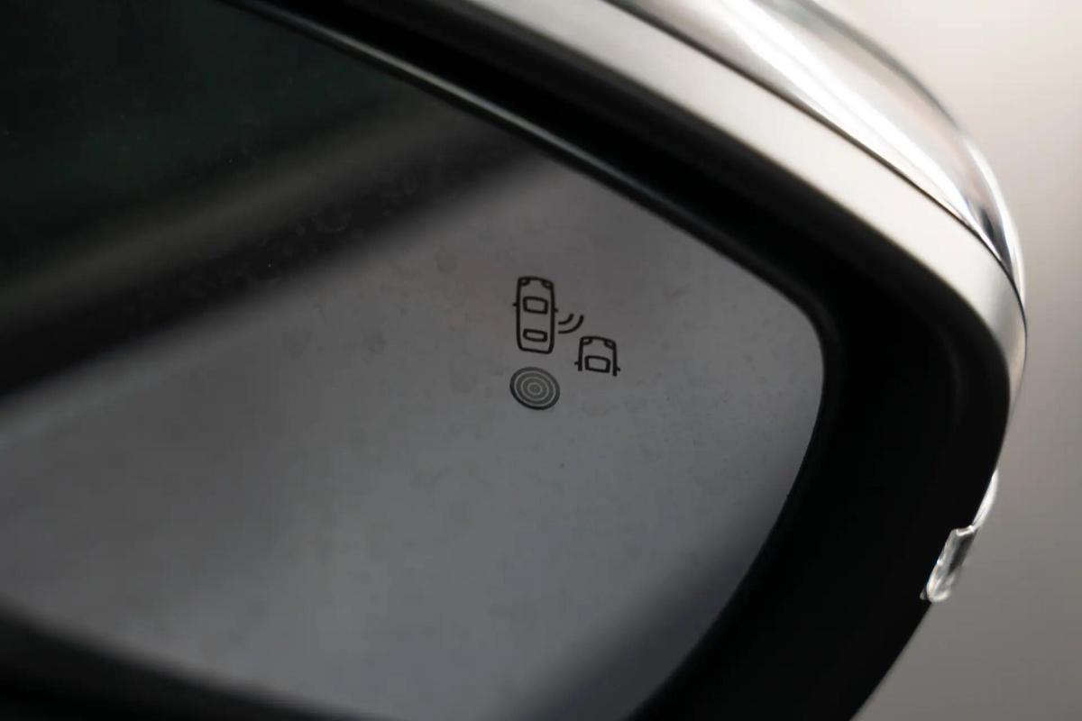 peugeot-208-2024-gasolina-1199cc