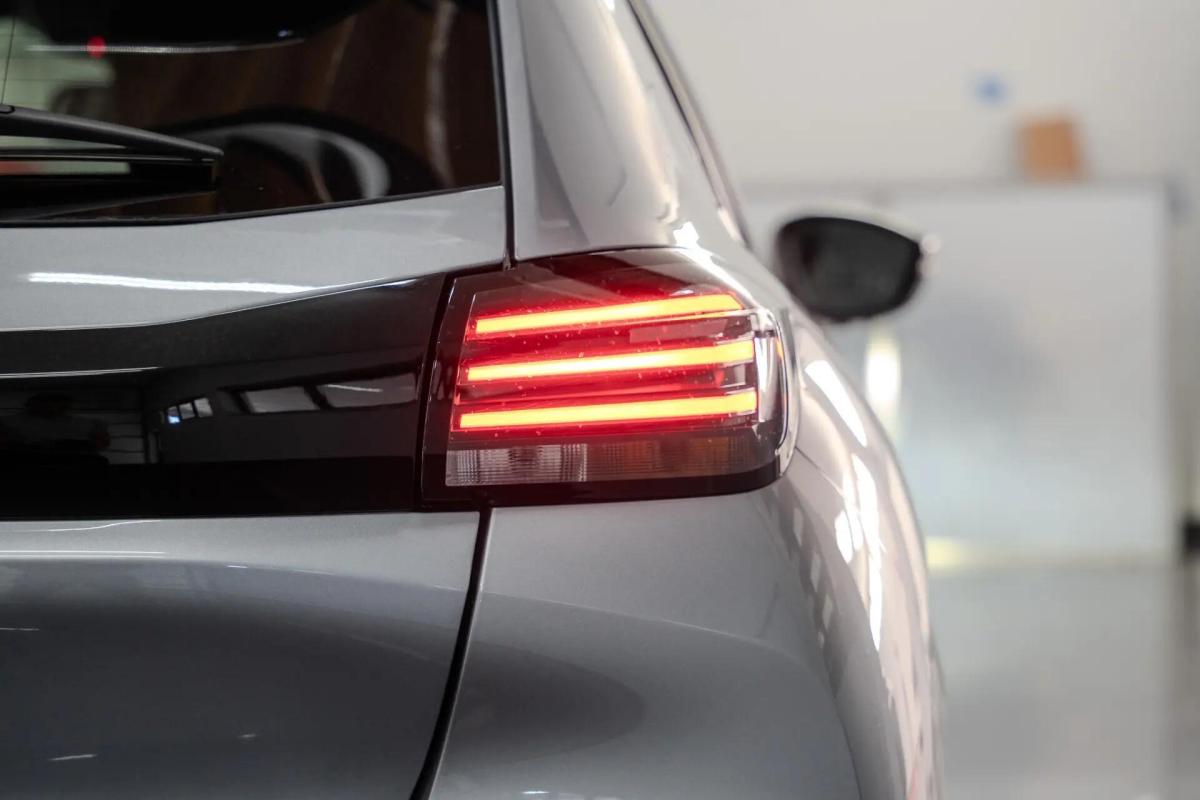peugeot-208-2024-gasolina-1199cc