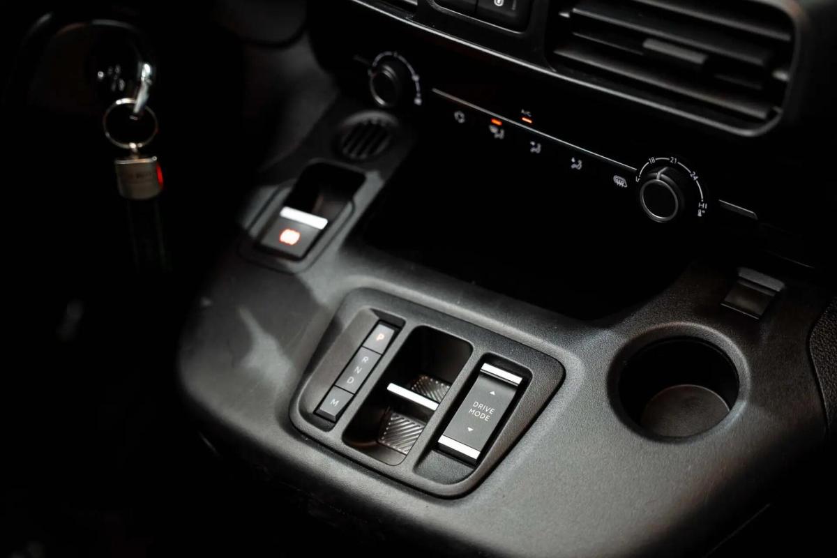 peugeot-partner-2023-diesel-1499cc