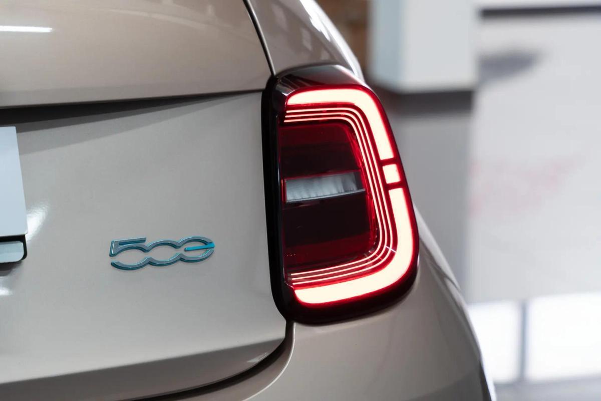 fiat-500c-2023-eletrico-0cc