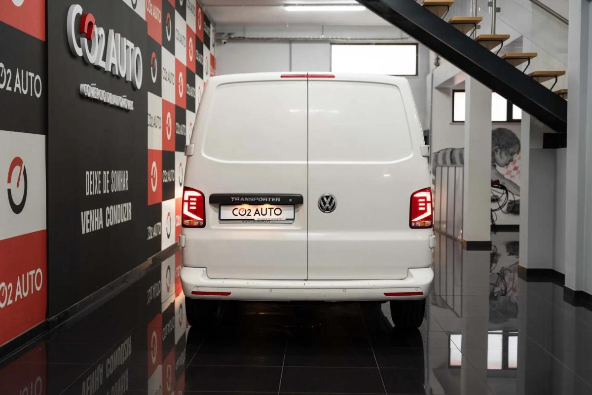volkswagen-transporter-2023-diesel-1968cc