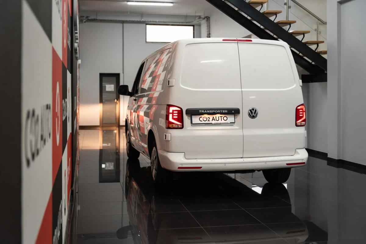volkswagen-transporter-2023-diesel-1968cc