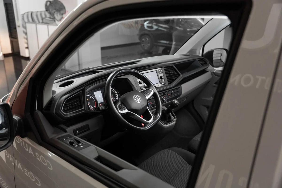 volkswagen-transporter-2023-diesel-1968cc