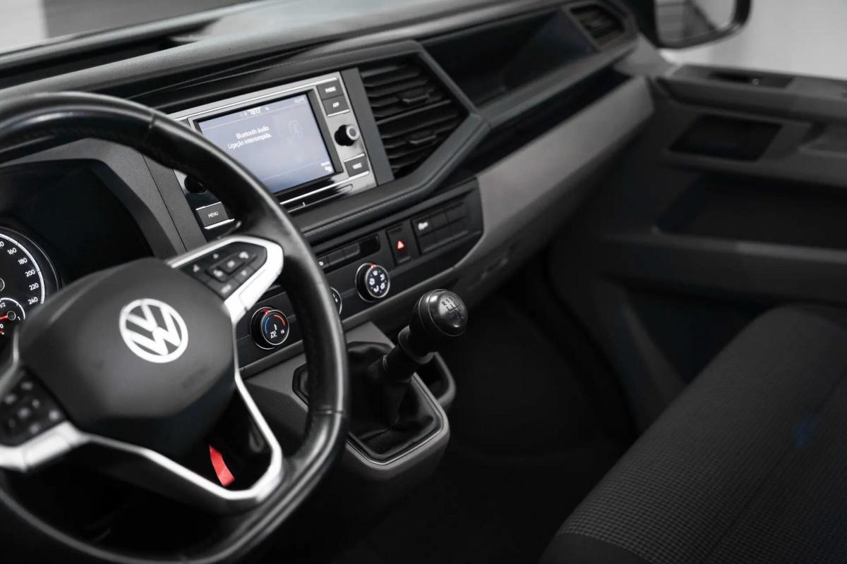 volkswagen-transporter-2023-diesel-1968cc