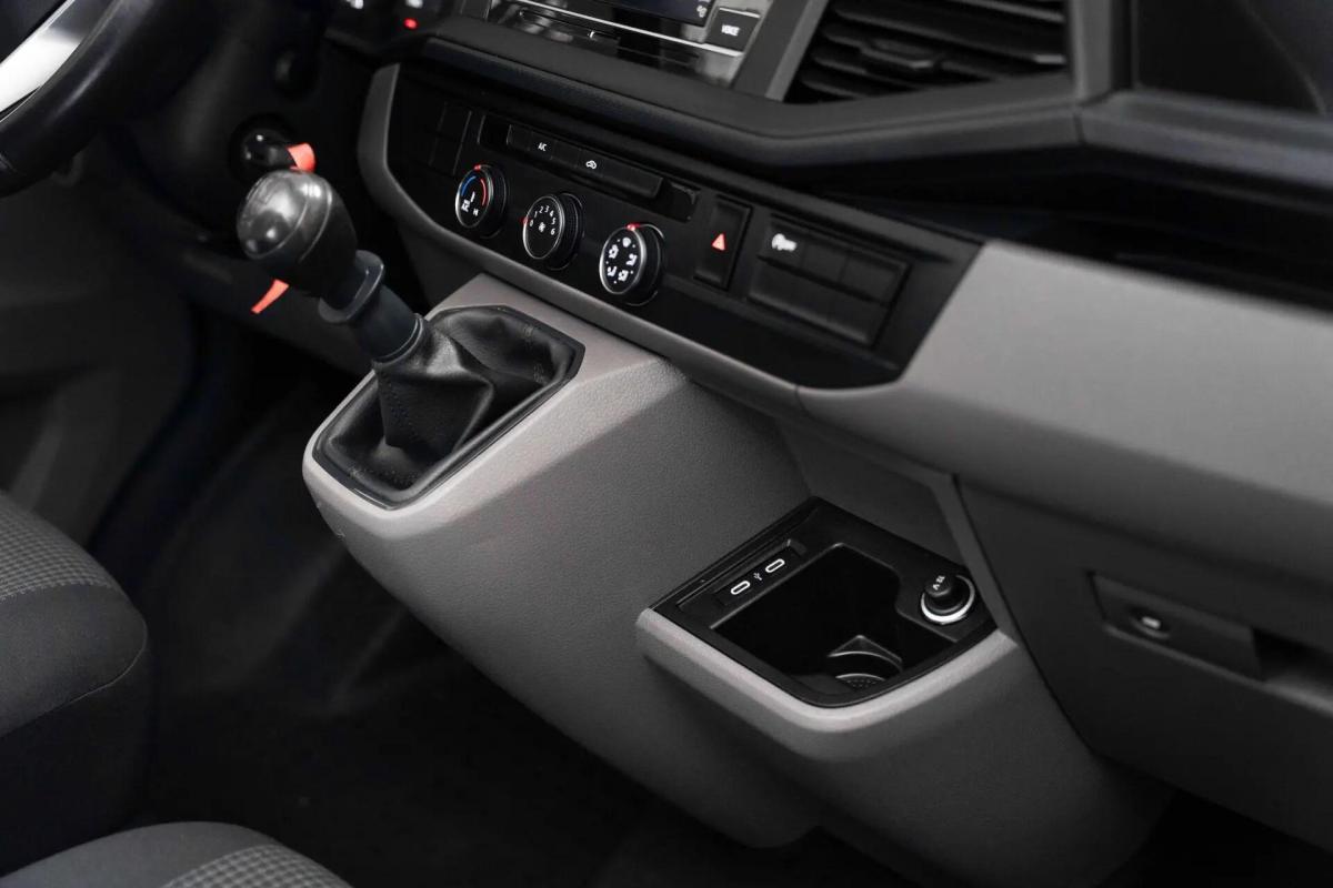 volkswagen-transporter-2023-diesel-1968cc