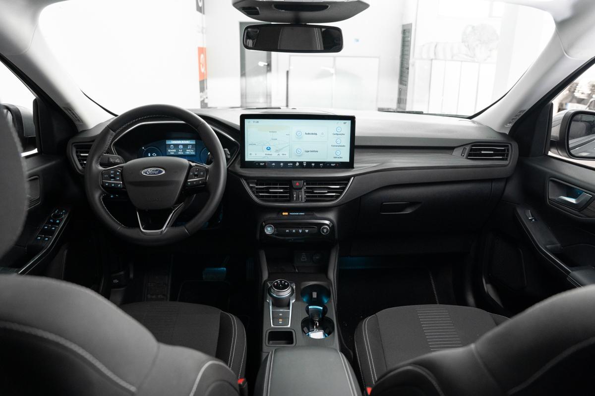 ford-kuga-2025-hibrido-a-gasolina-2488cc