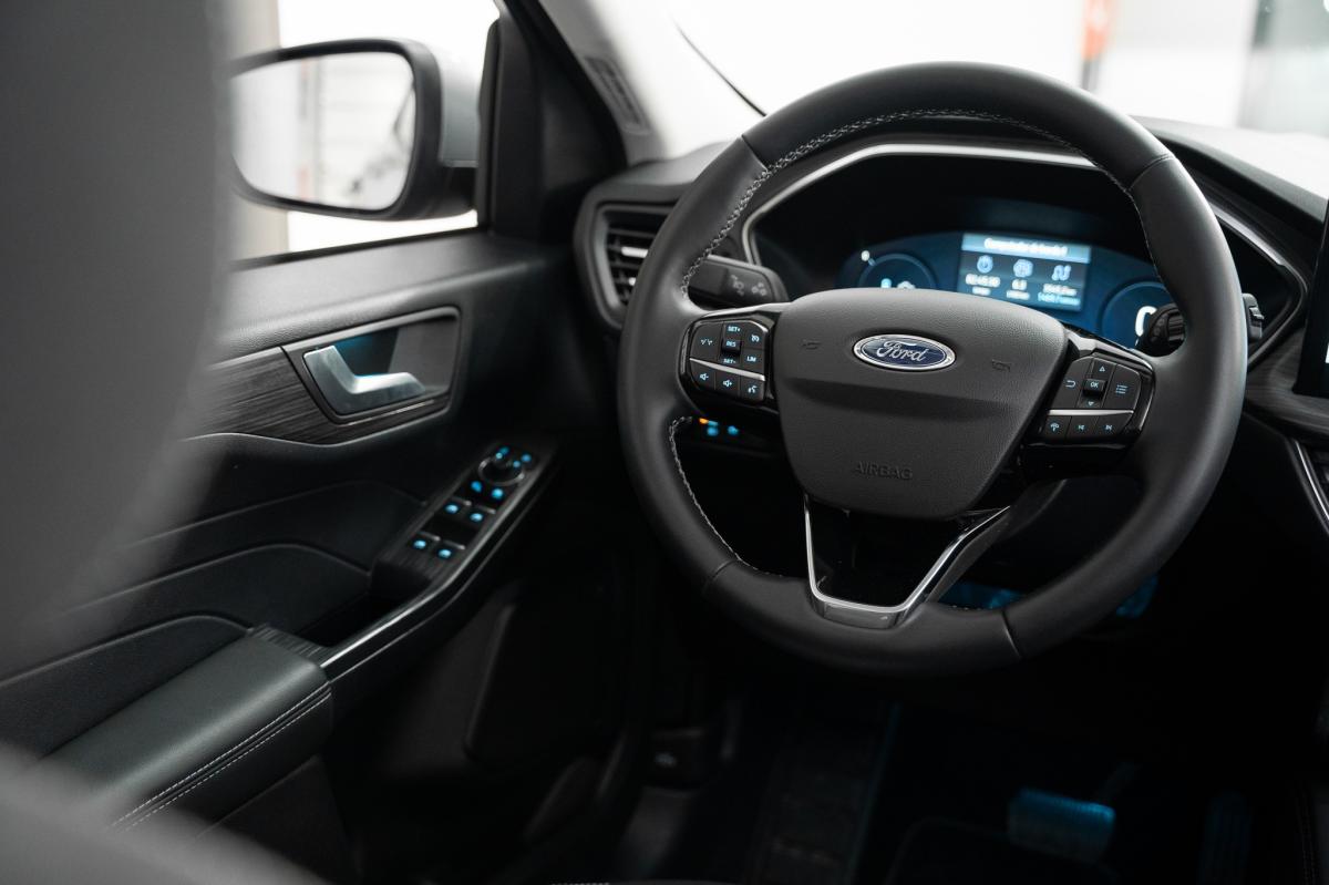 ford-kuga-2025-hibrido-a-gasolina-2488cc