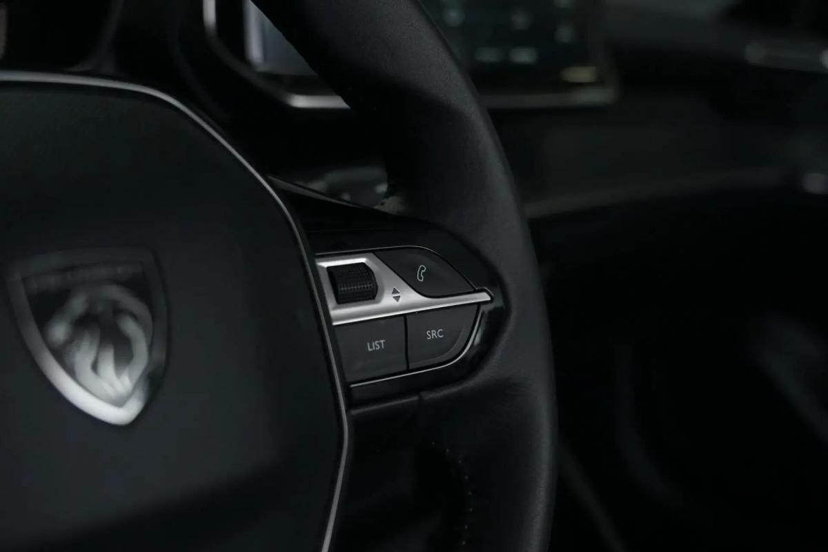 peugeot-e-208-2024-eletrico-0cc