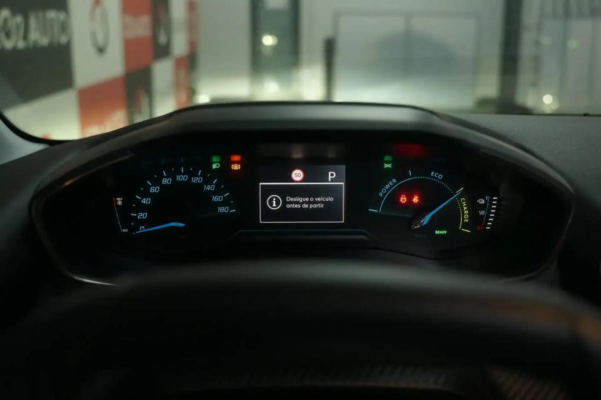 peugeot-e-208-2024-eletrico-0cc