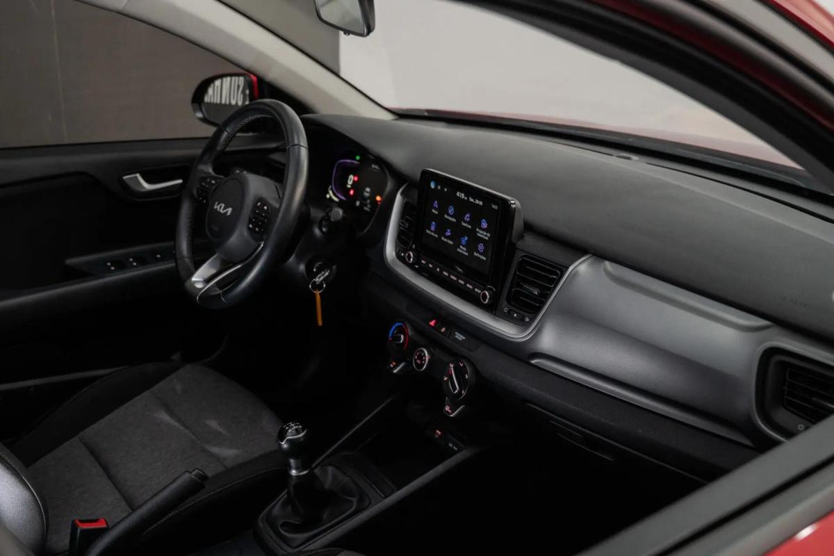 kia-stonic-2025-gasolina-1197cc