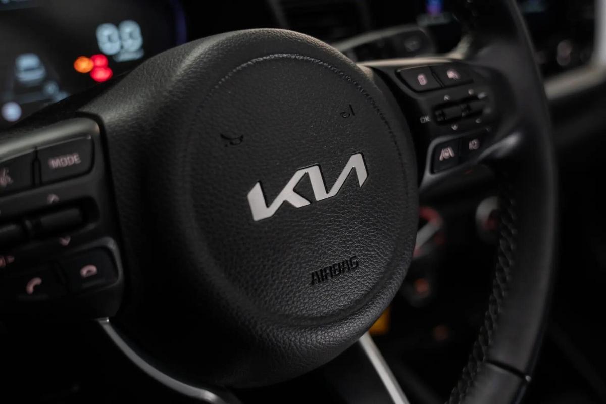 kia-stonic-2025-gasolina-1197cc