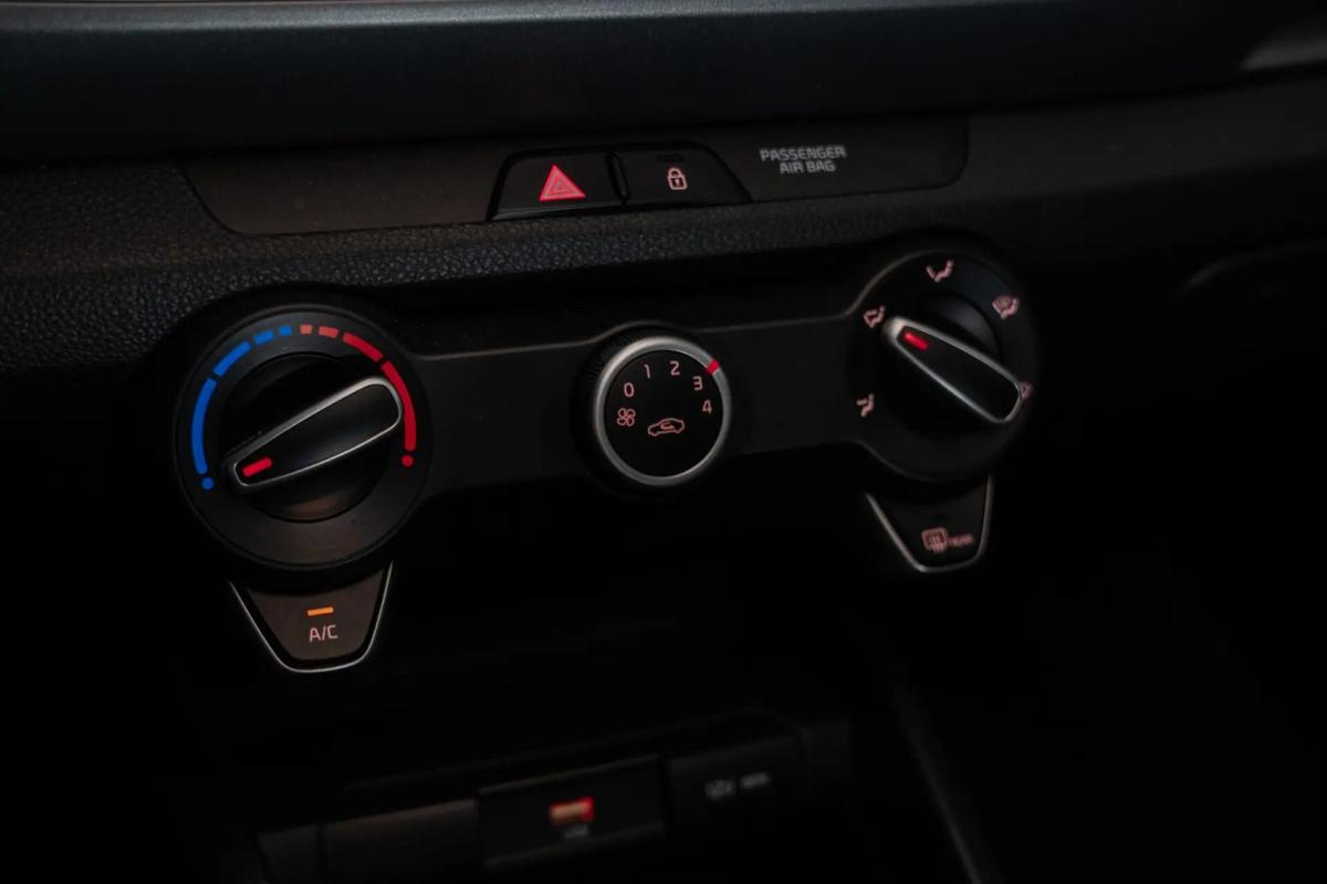 kia-stonic-2025-gasolina-1197cc