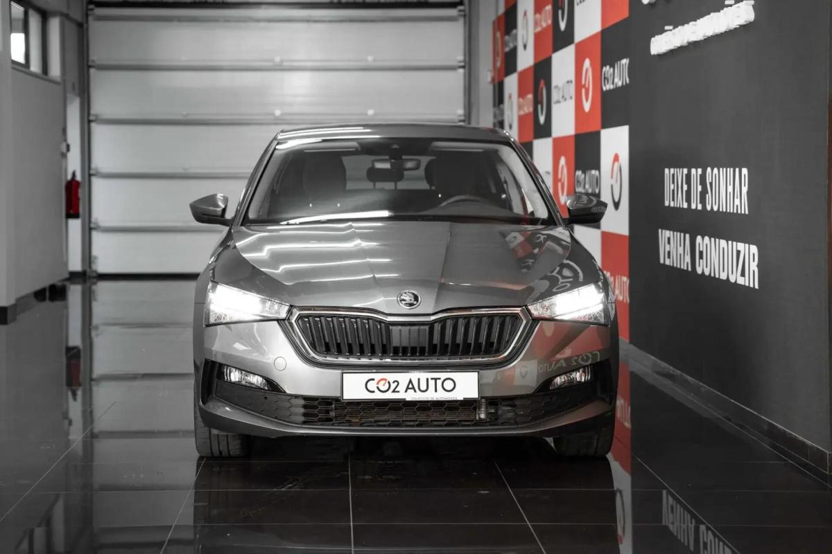 skoda-scala-2023-gasolina-999cc