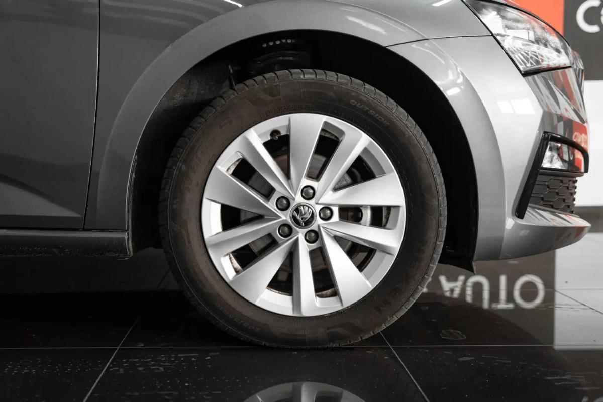 skoda-scala-2023-gasolina-999cc