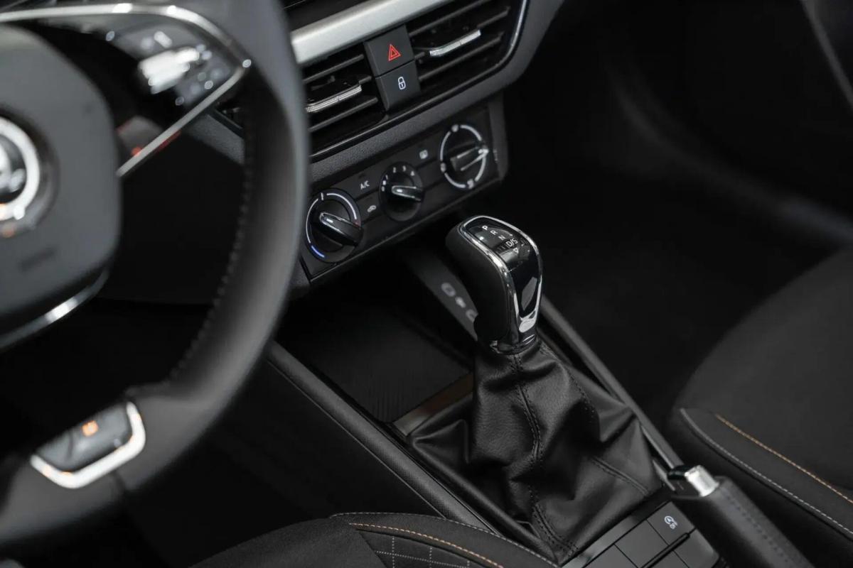 skoda-scala-2023-gasolina-999cc