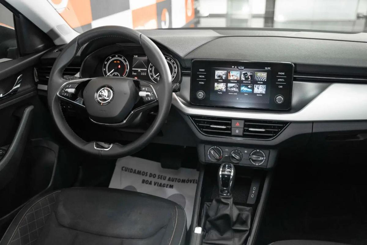skoda-scala-2023-gasolina-999cc