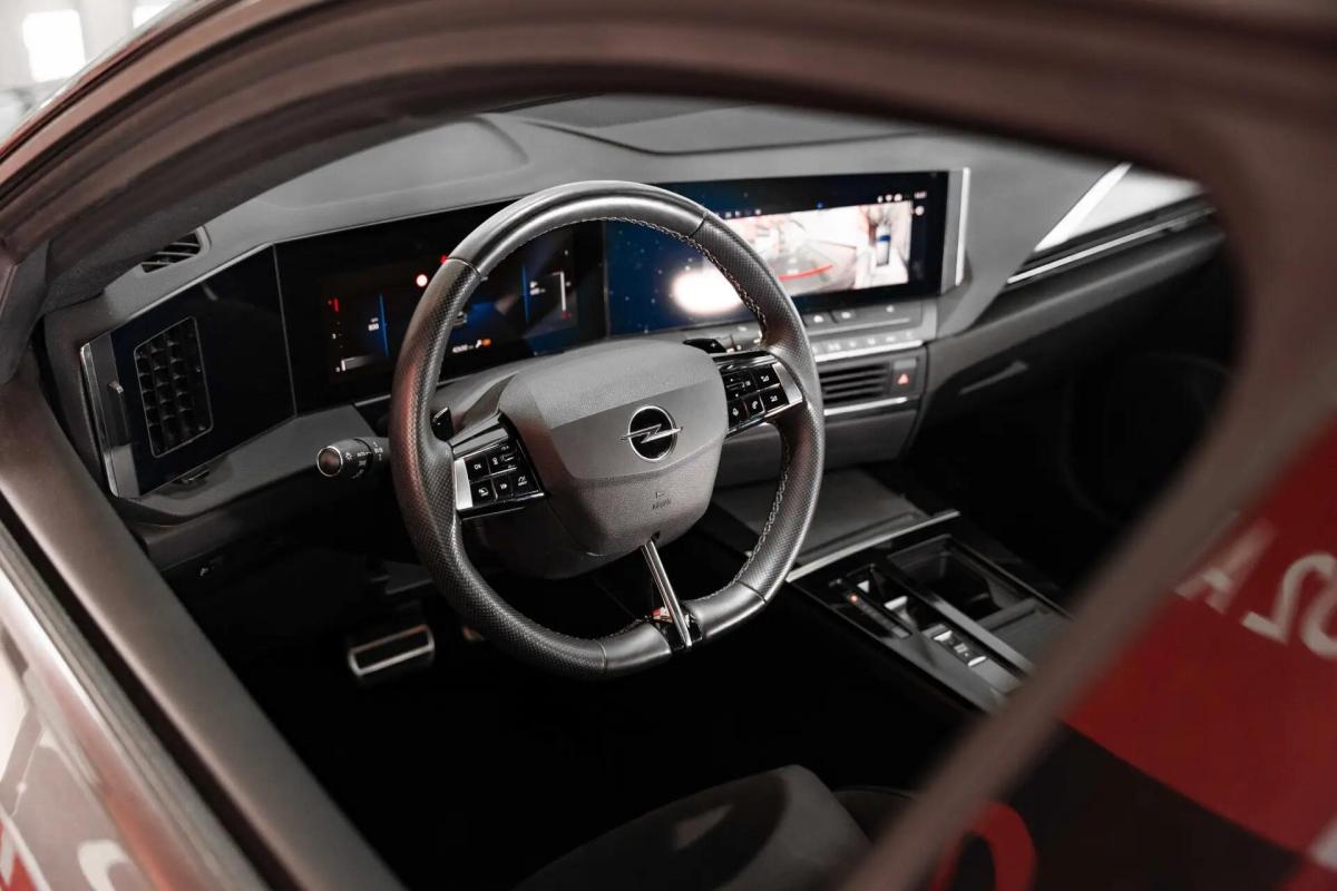 opel-astra-2024-hibrido-a-gasolina-1598cc