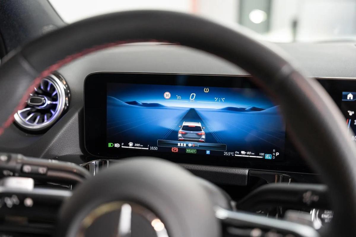 mercedes-benz-gla-2025-hibrido-a-gasolina-1332cc