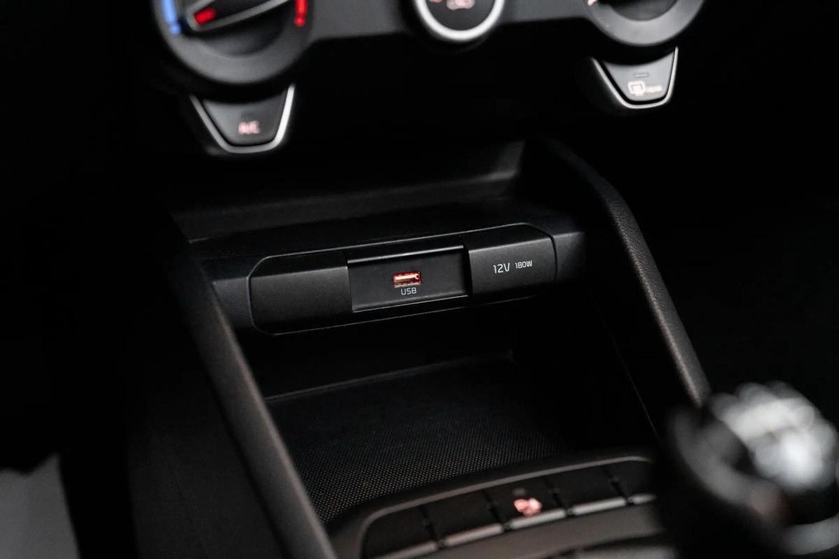 kia-stonic-2022-gasolina-1197cc