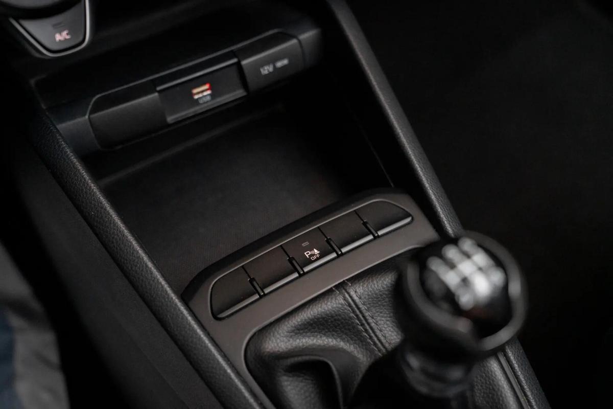 kia-stonic-2022-gasolina-1197cc