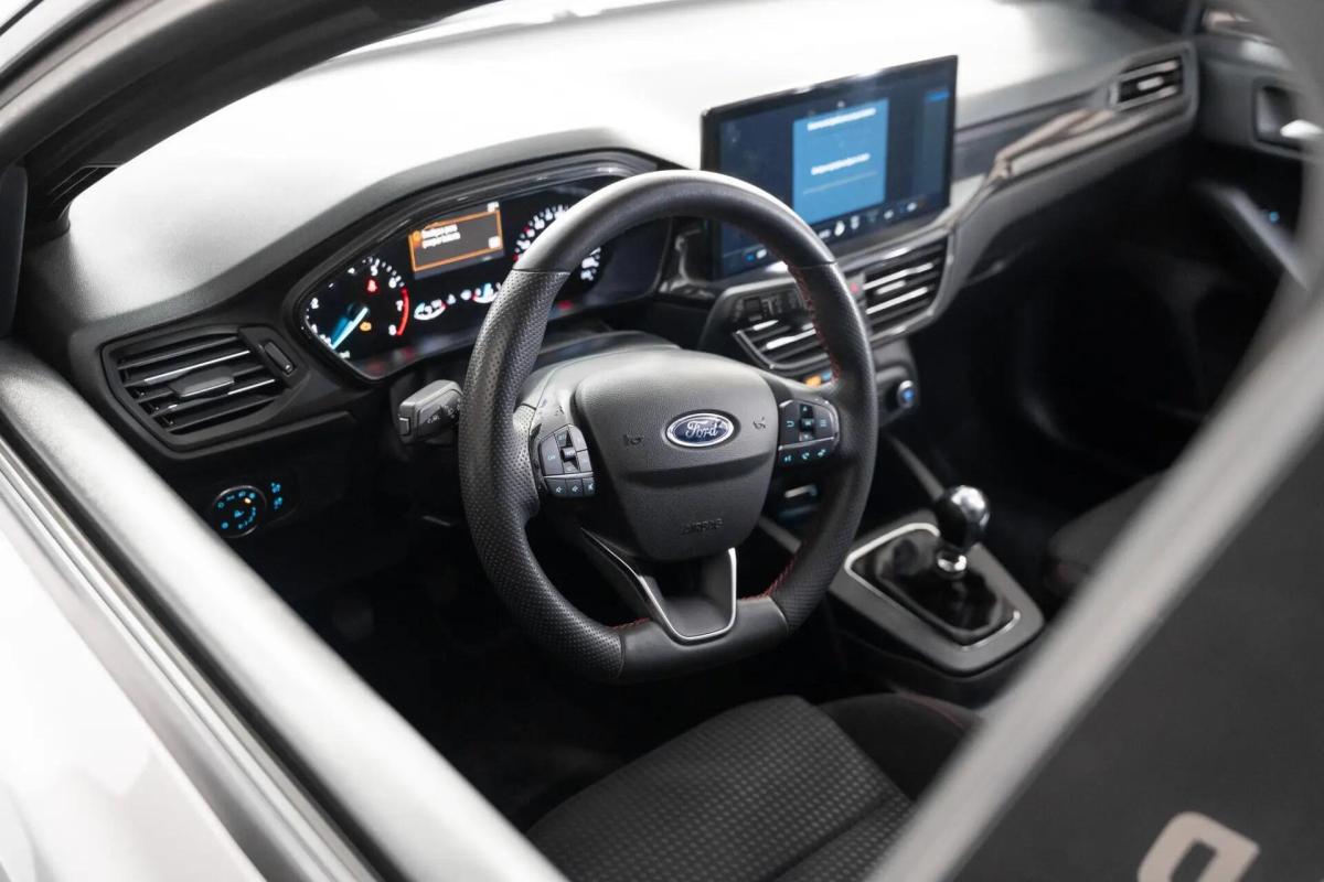 ford-focus-2024-gasolina-998cc