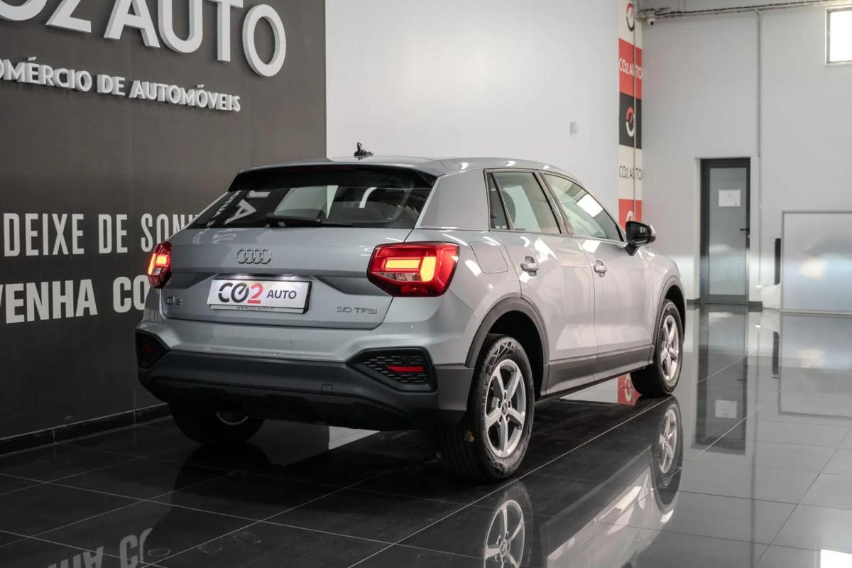 audi-q2-2023-gasolina-999cc