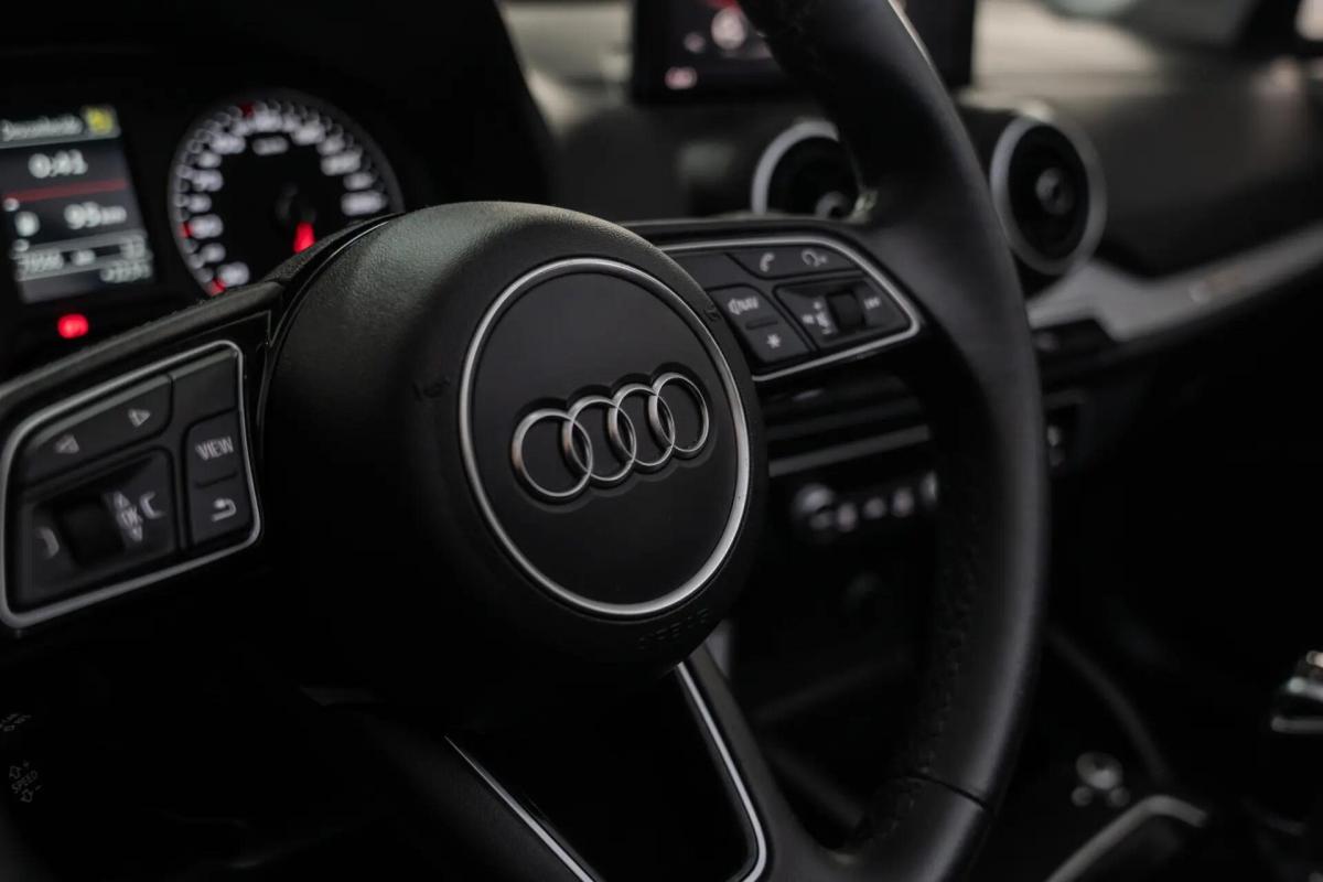 audi-q2-2023-gasolina-999cc