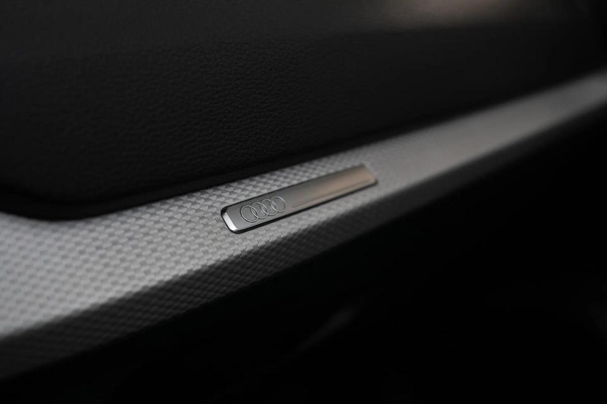 audi-q2-2023-gasolina-999cc