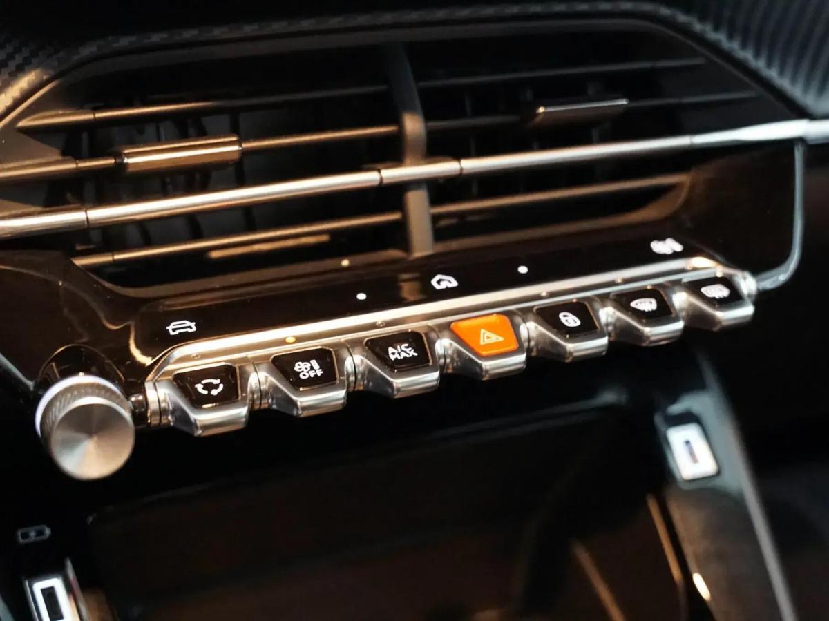 peugeot-208-2024-gasolina-1199cc