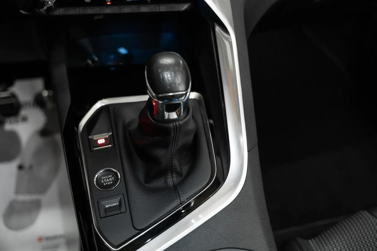 peugeot-3008-2023-gasolina-1199cc