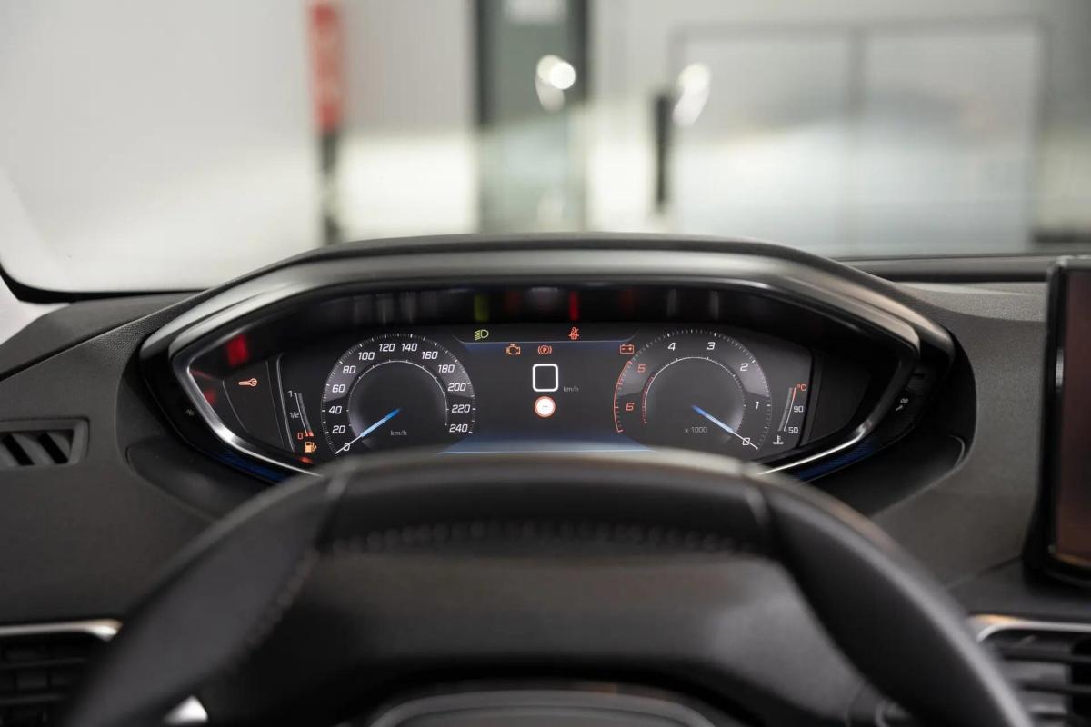 peugeot-3008-2021-diesel-1499cc