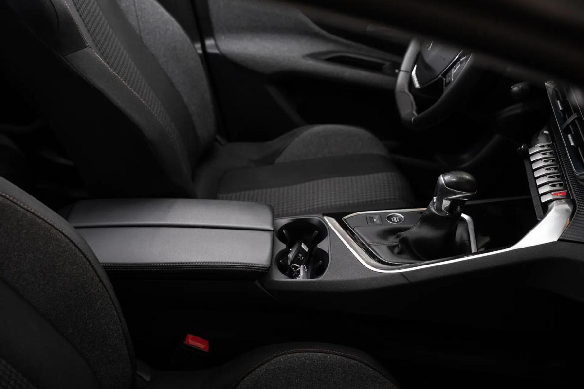 peugeot-3008-2021-diesel-1499cc