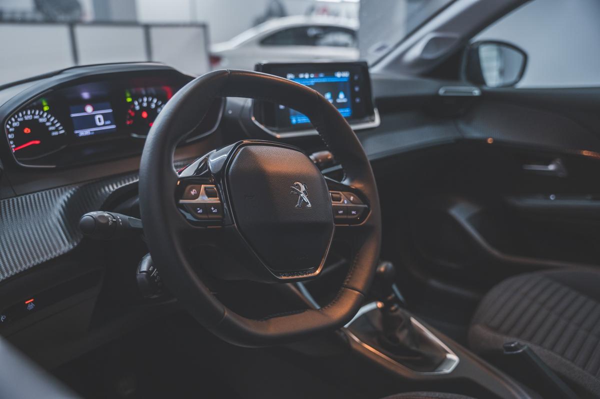 peugeot-208-2023-diesel-1499cc