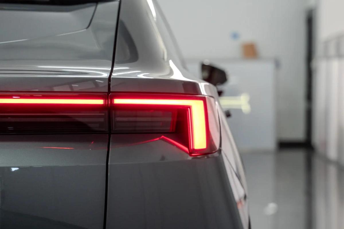 polestar-4-2025-eletrico-0cc